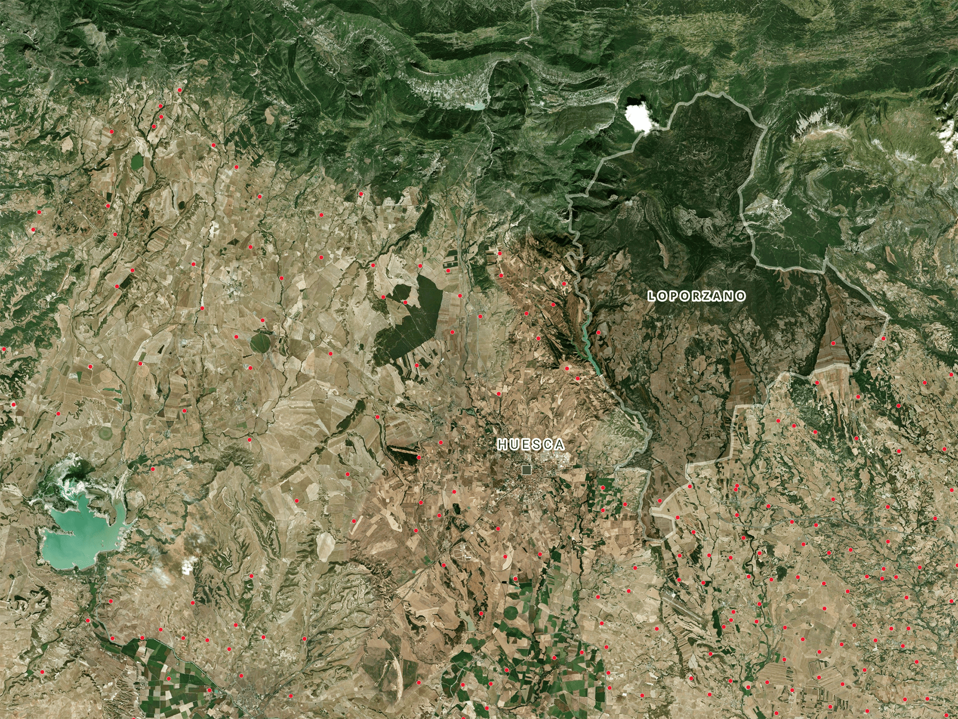 Situación del término municipal de Loporzano y las explotaciones de ganadería industrial porcina a su alrededor